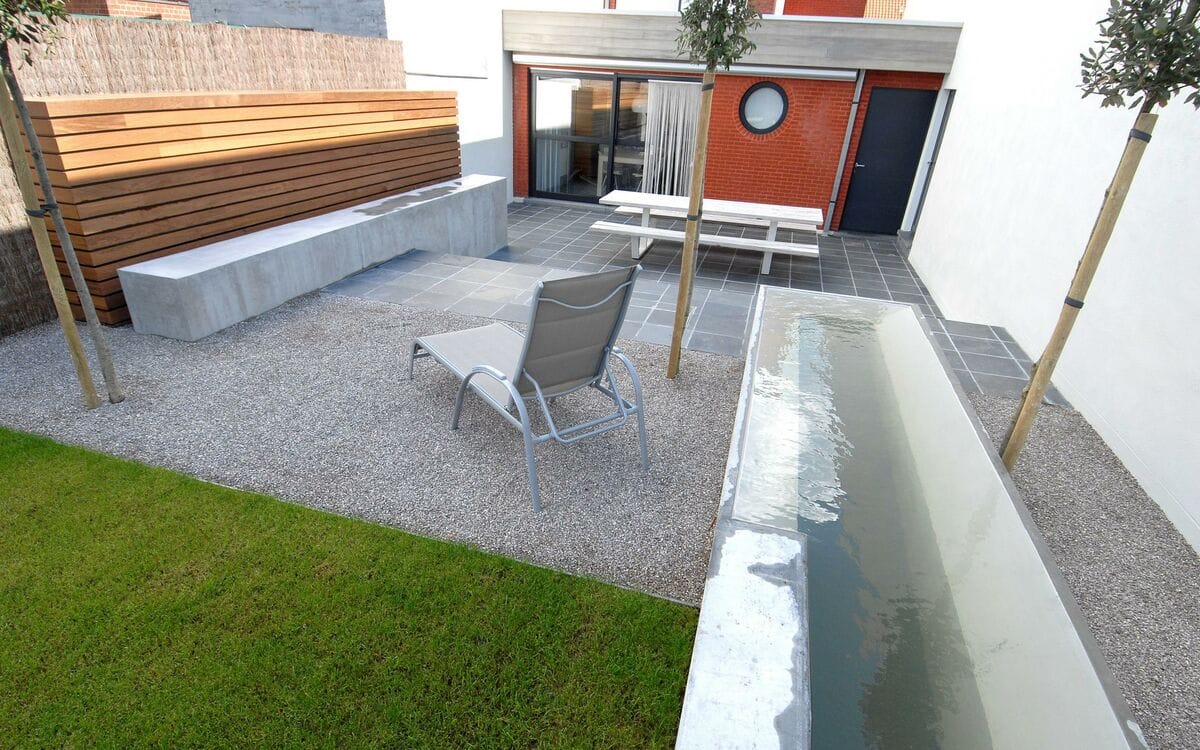 Waterpartij met betonrand