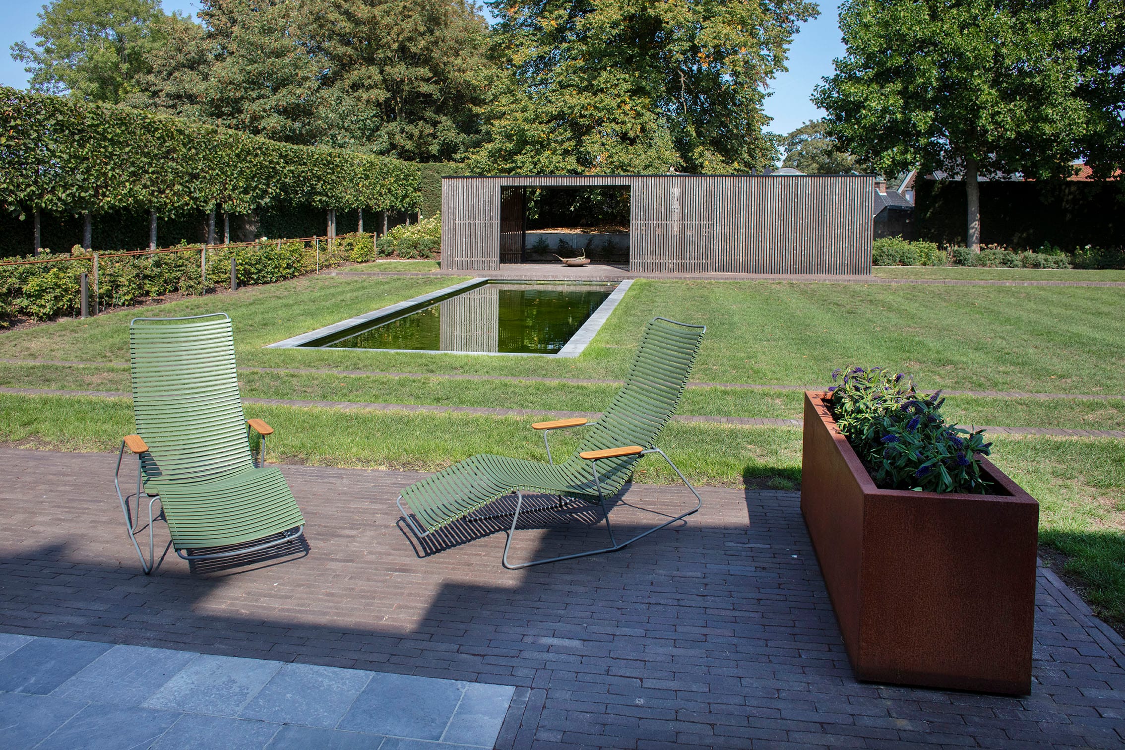 Tuinaanleg met beplanting en gazon